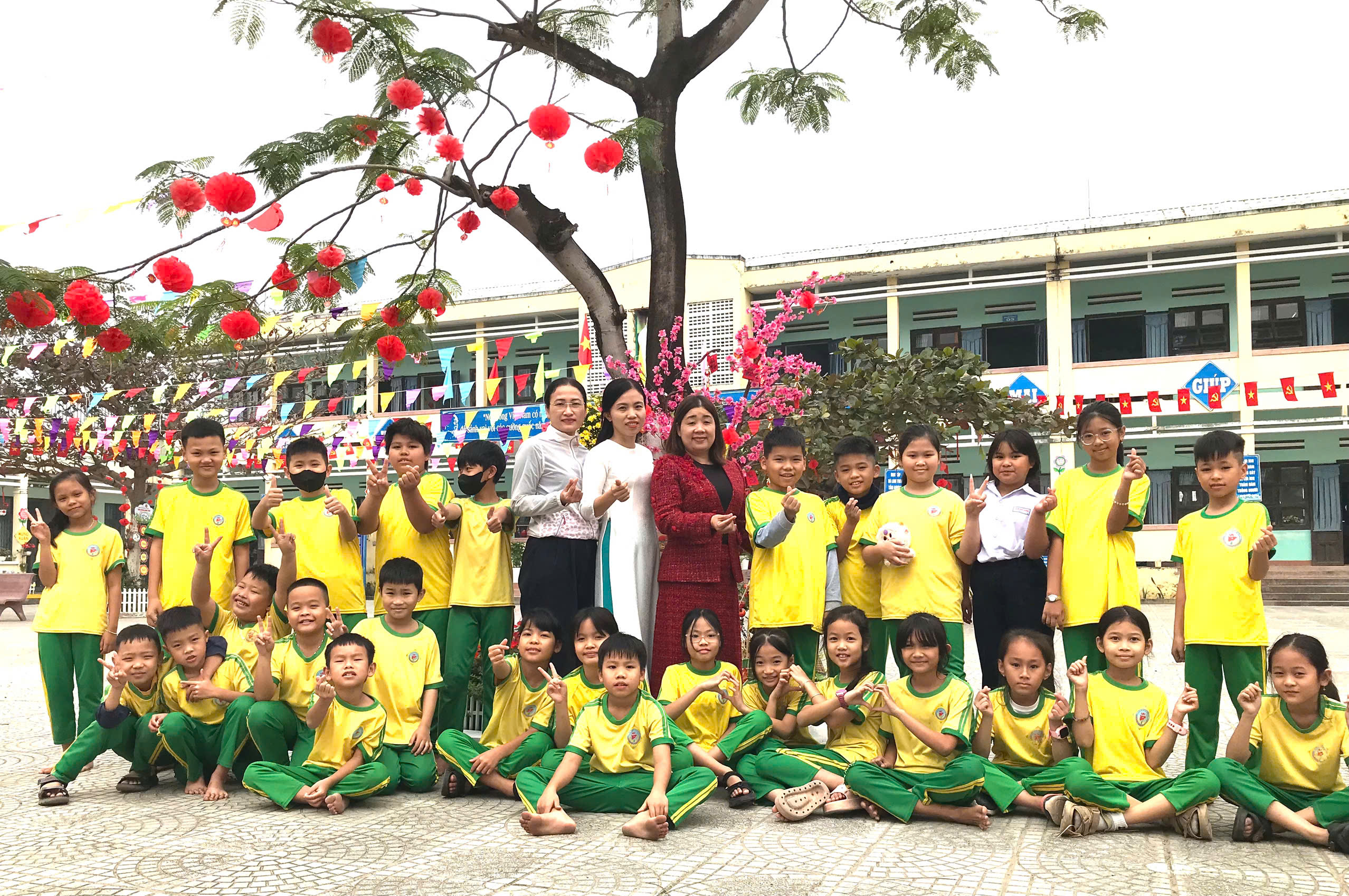 Ảnh Xuân Ất Tỵ 2025 (Học sinh)